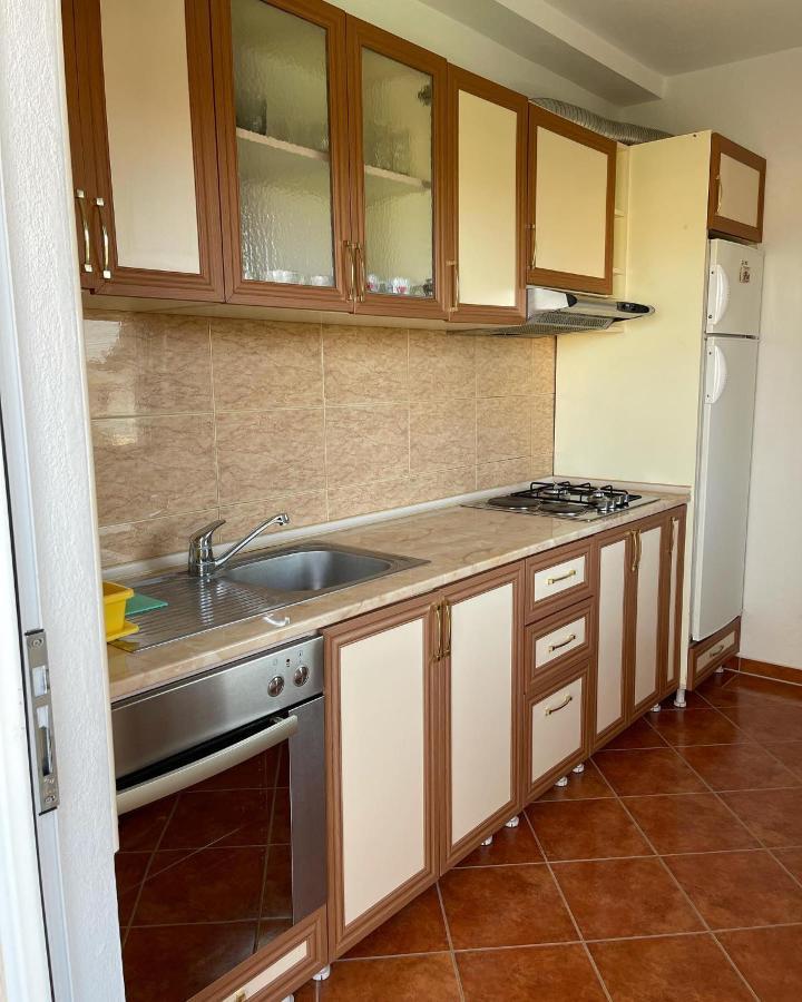 Vali Apartment